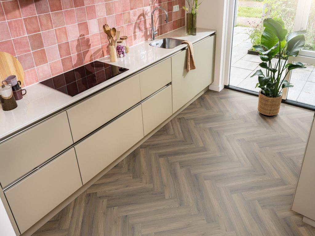 Spigato Avanto visgraat click SRC warm brown